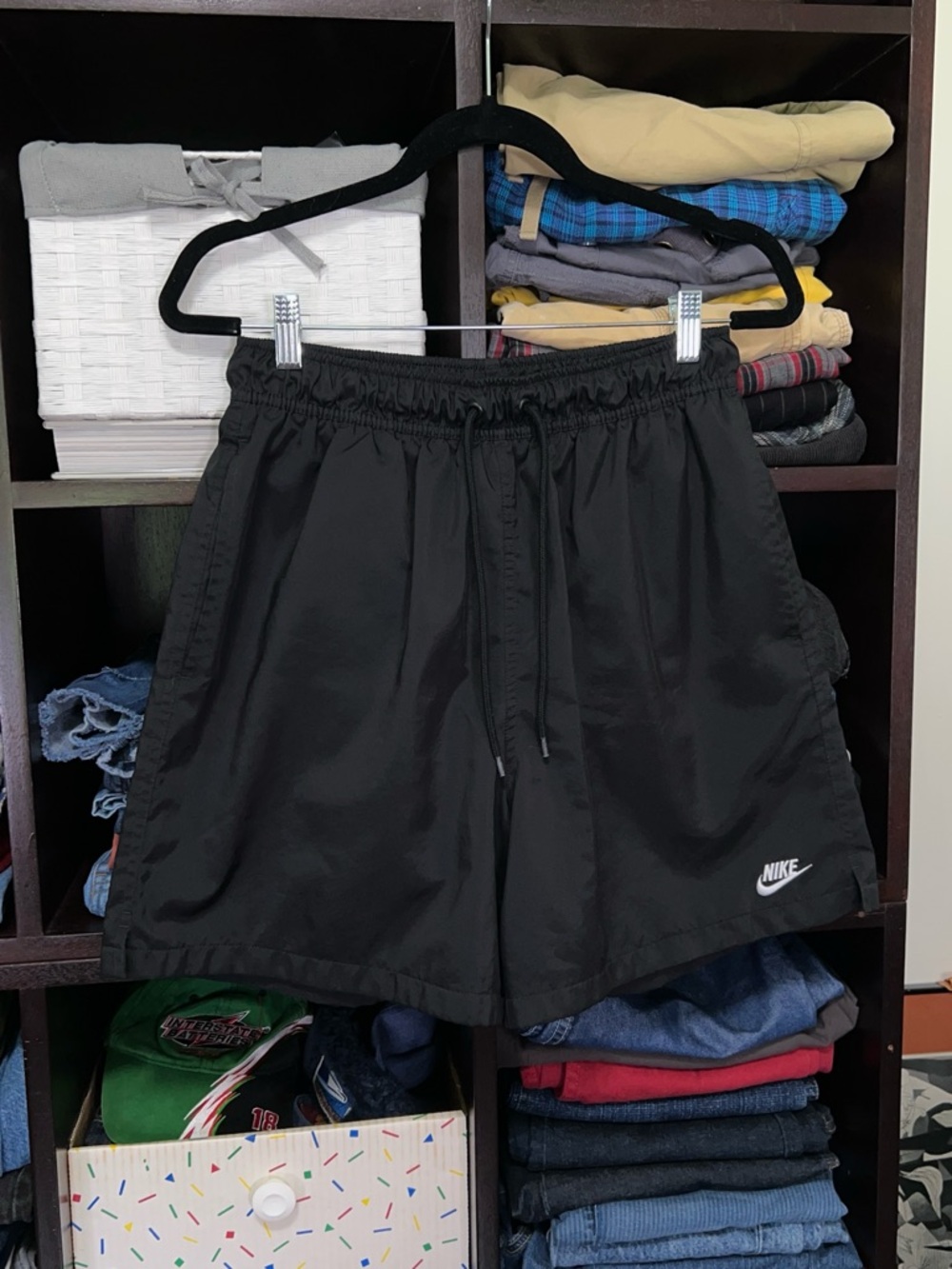 Nike Men’s Sportswear Shorts Swoosh Drawstring Pockets Minimalist Sporty Gym